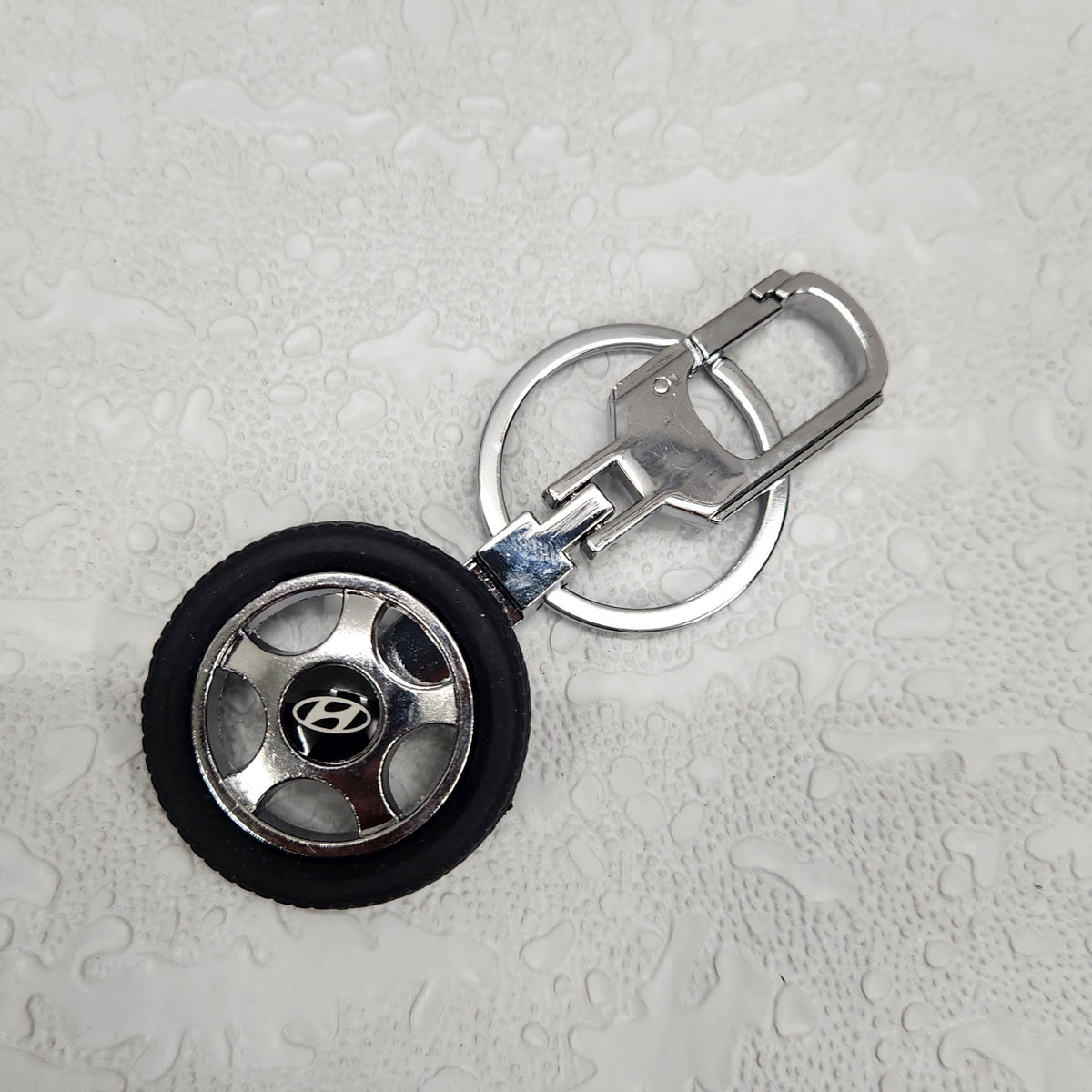 Tyre Wheel Logo Car Keychain